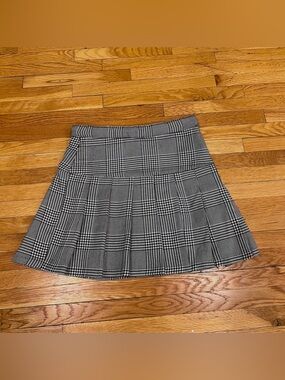 H&M KIDS BLACK AND WHITE ACADEMIA HOUNDSTOOTH PLEATED SKIRT